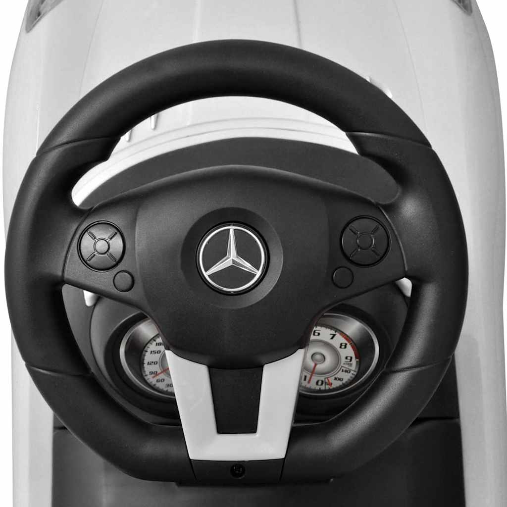 Coche De Niños Accionado Con El Pie Blanco